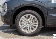 MITSUBISHI Outlander MEDIUM